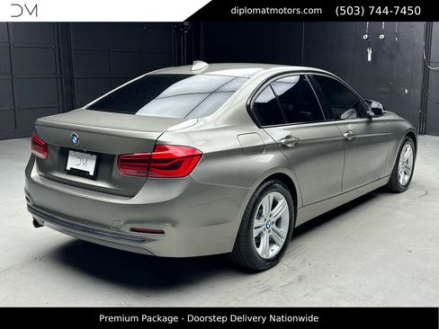 Used 2018 BMW 328d xDrive Sedan AWD/4WD image 7