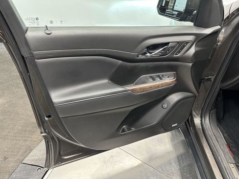 Used 2020 GMC Acadia Denali w/ Denali Ultimate Package image 12