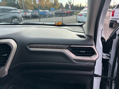 Used 2021 GMC Acadia Denali w/ GMC Pro Grade Package image 26