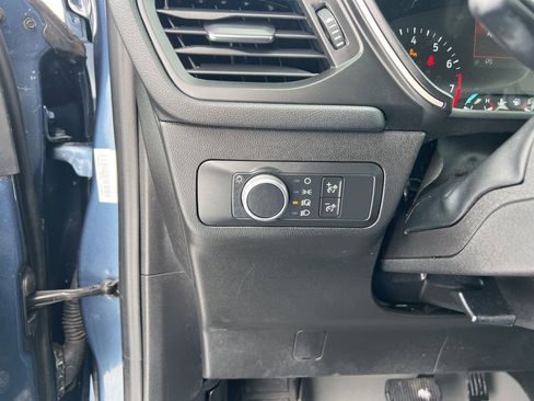 Used 2020 Ford Escape SE image 16