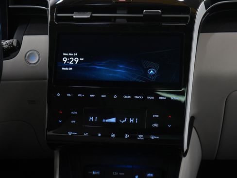 Used 2024 Hyundai Tucson Limited image 14