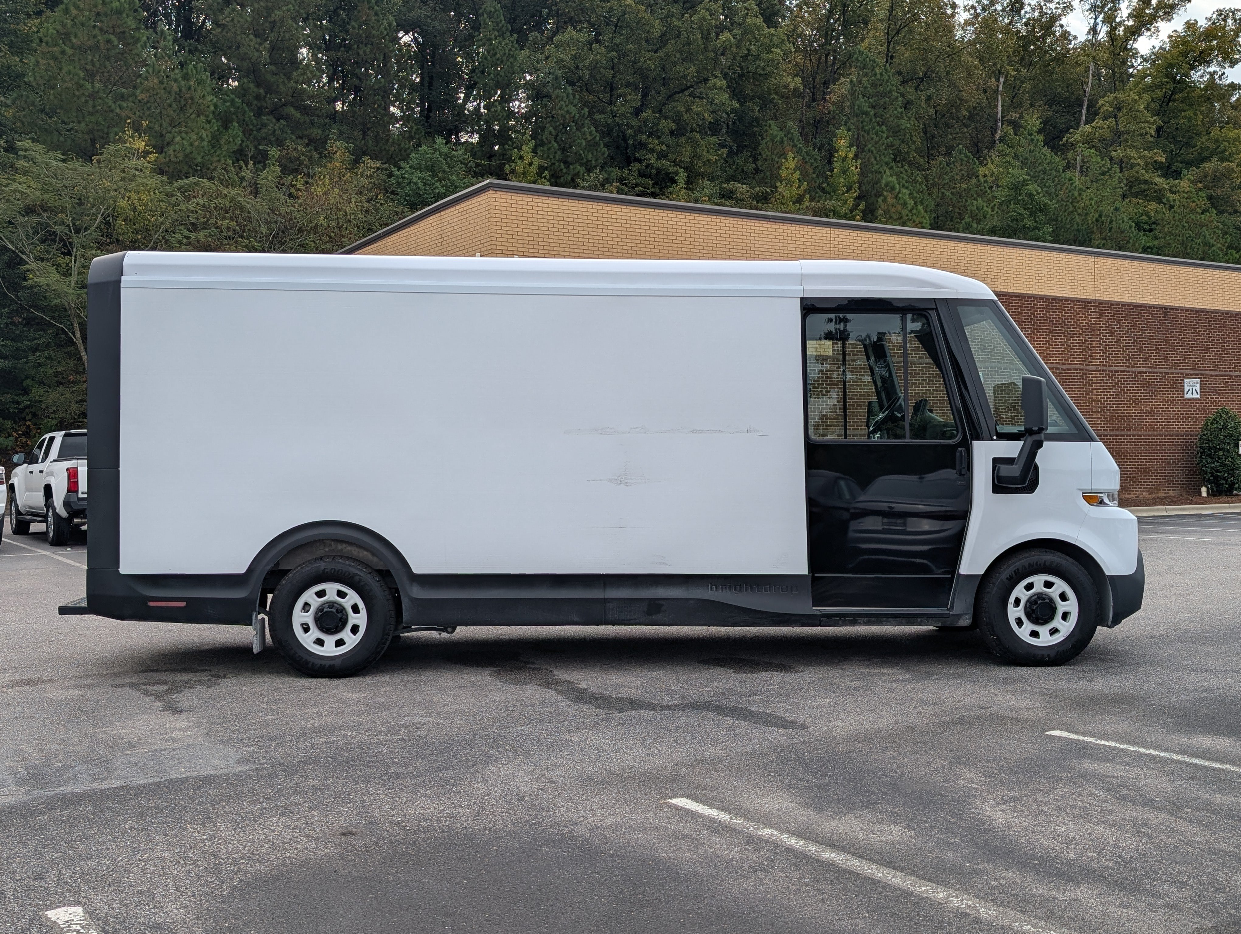 Used 2024 Chevrolet Brightdrop 600 w/ Commercial Equipment Package AWD/4WD image 10