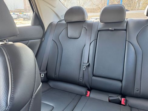 Used 2025 Hyundai Elantra Limited image 41