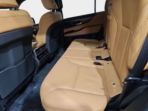 Certified 2024 Lexus LX 600 4WD w/ Luxury Package image 14