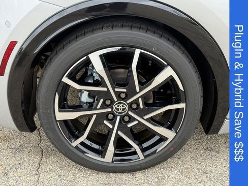 New 2026 Toyota Prius Plug-In Hybrid FWD image 4
