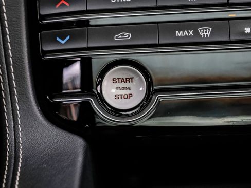 Used 2019 Jaguar F-PACE S image 23