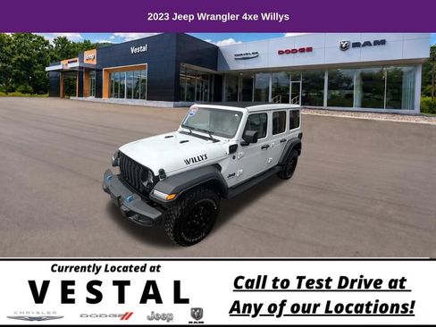 Used 2023 Jeep Wrangler Unlimited w/ Sun & Screen Package AWD/4WD image 14