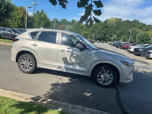 Used 2025 MAZDA CX-5 AWD 2.5 S w/ Select Package image 4