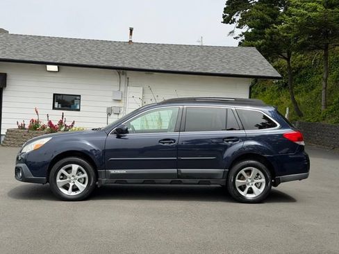 Used 2013 Subaru Outback 2.5i Limited w/ Moonroof Pkg AWD/4WD image 8