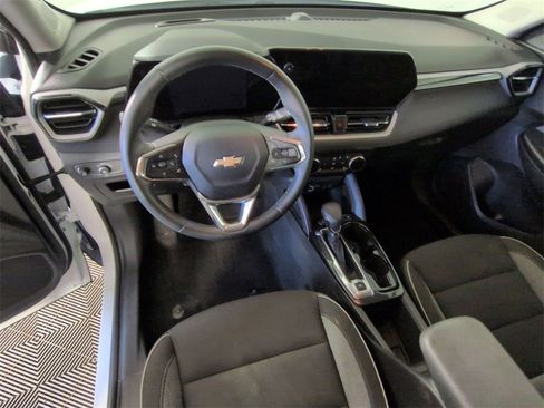 Certified 2024 Chevrolet TrailBlazer LT w/ LT Cold Weather Package image 10