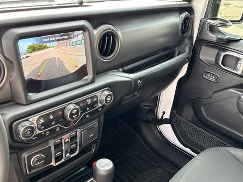 Used 2023 Jeep Gladiator Sport AWD/4WD image 33