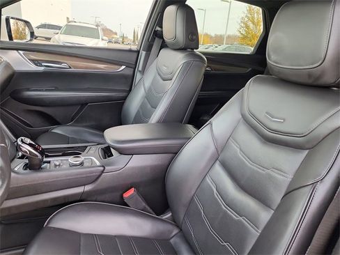 Used 2022 Cadillac XT5 Sportv w/ Platinum Package image 15