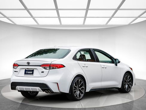 Used 2022 Toyota Corolla SE image 4