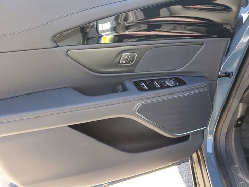 New 2026 Lincoln Nautilus Premier AWD/4WD image 17