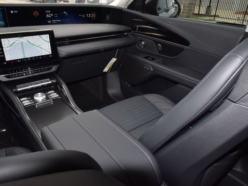 New 2026 Lincoln Nautilus Reserve w/ Jet Appearance Package AWD/4WD image 17