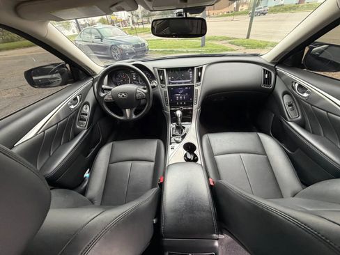 Used 2017 INFINITI Q50 Signature Edition w/ All Weather Package (L93) image 13
