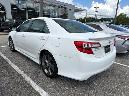 Used 2014 Toyota Camry SE FWD image 5