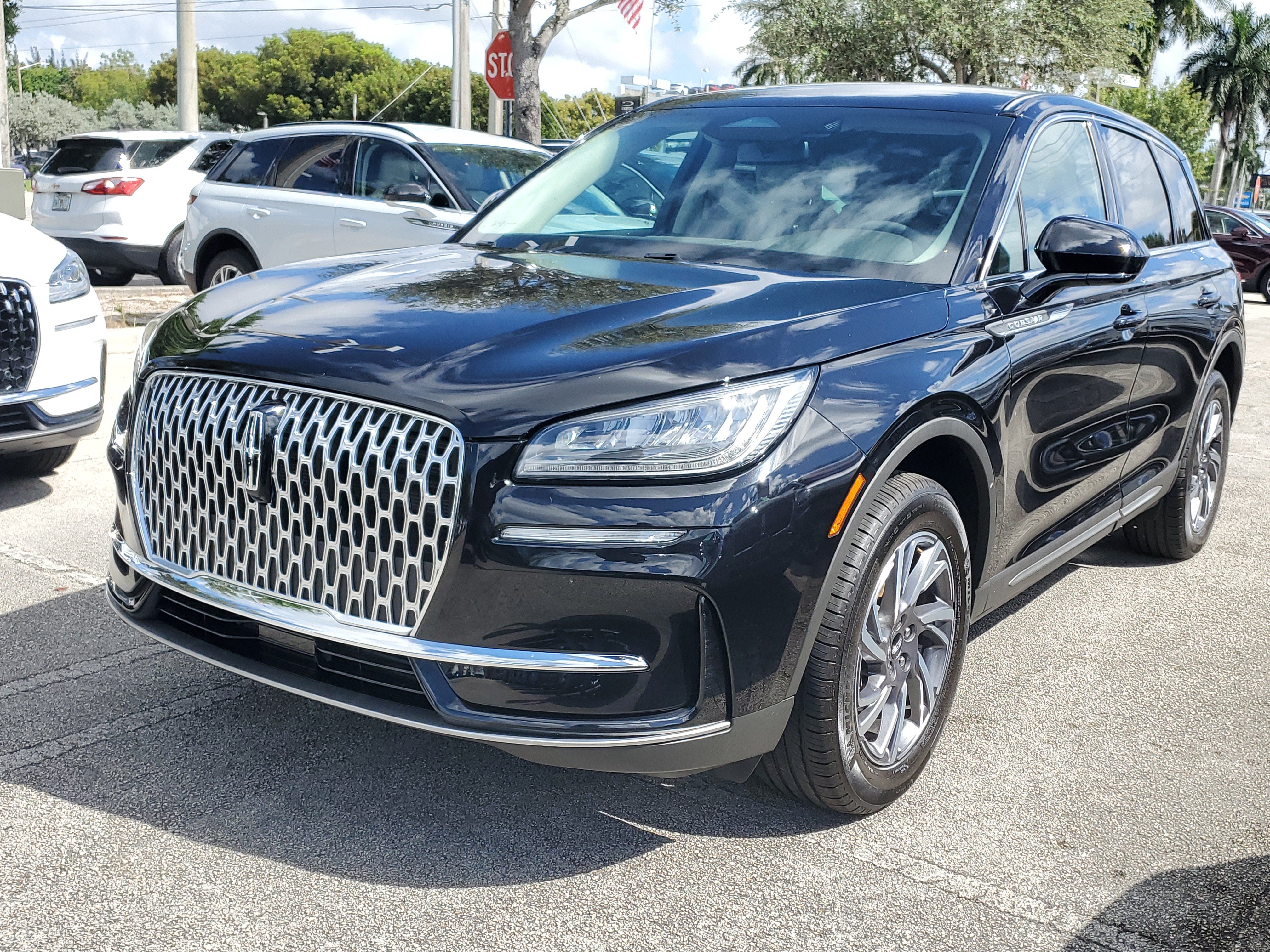Used 2024 Lincoln Corsair FWD image 3