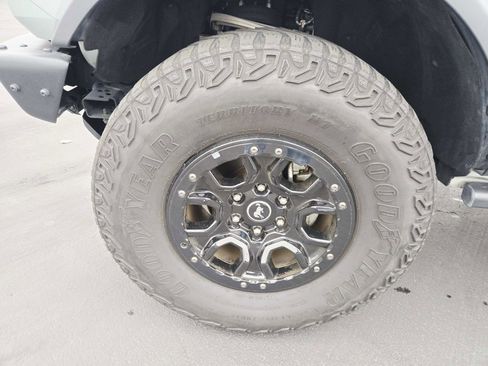 Used 2023 Ford Bronco Badlands w/ Sasquatch Package image 19