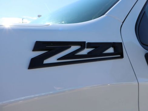 Used 2025 Chevrolet Silverado 1500 Custom Trail Boss w/ Turbomax Blackout Package image 10