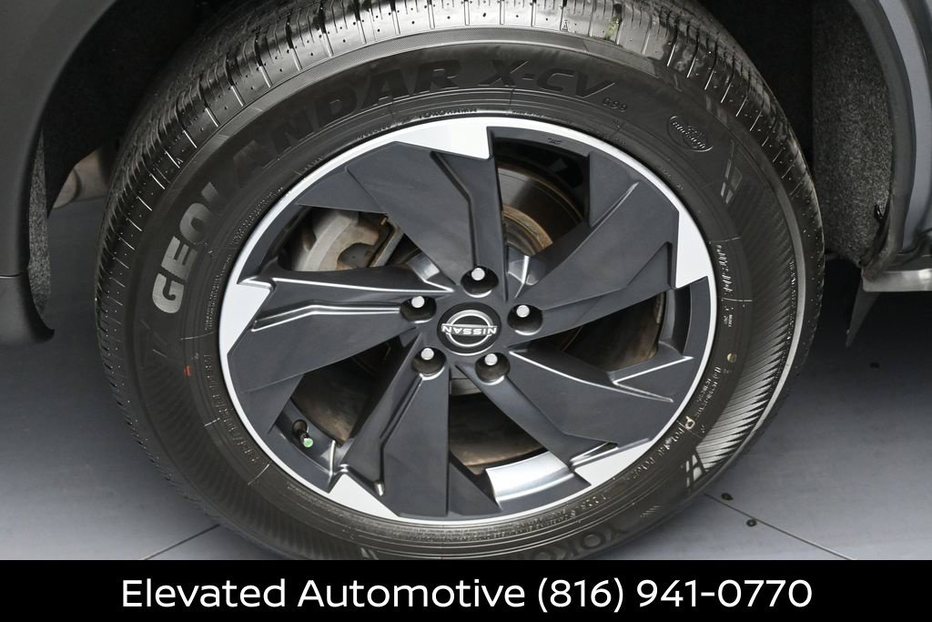 Certified 2026 Nissan Rogue SV AWD/4WD image 5