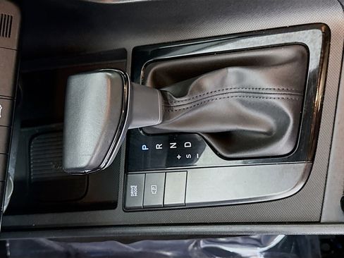 Used 2025 Hyundai Elantra Sport image 20