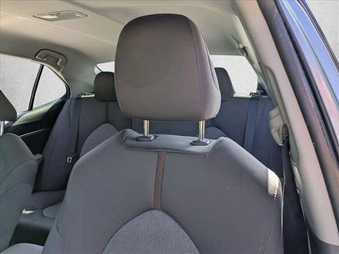 Used 2018 Toyota Camry L image 14