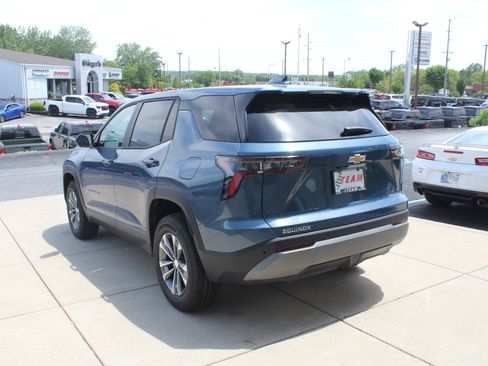 New 2026 Chevrolet Equinox LT FWD image 5