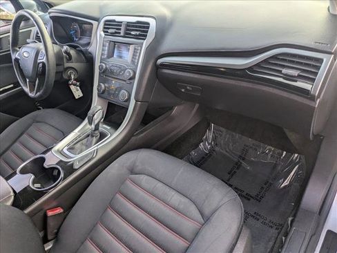 Used 2016 Ford Fusion SE w/ Equipment Group 201A FWD image 19