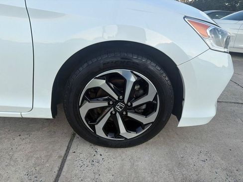 Used 2017 Honda Accord EX image 36