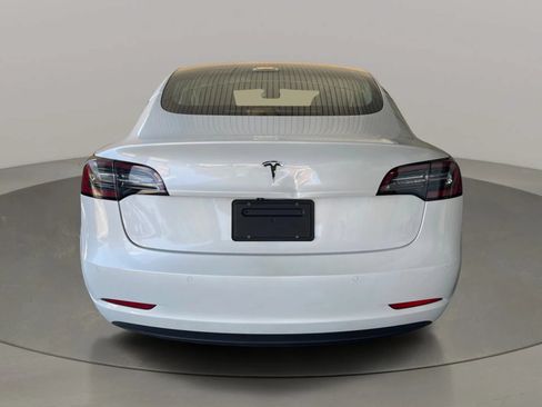 Used 2020 Tesla Model 3 Standard Range RWD image 4