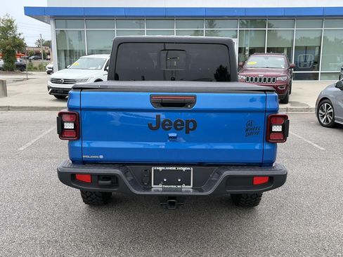 Used 2024 Jeep Gladiator Sport AWD/4WD image 5
