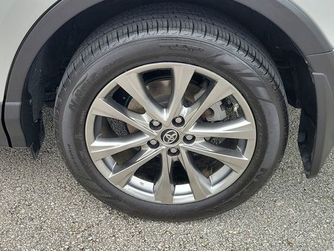 Used 2016 Toyota RAV4 Limited w/ Advanced Technology Package image 5