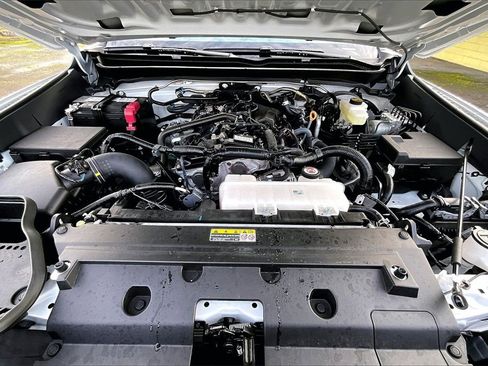 Used 2025 Toyota Tacoma SR image 31