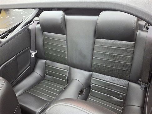 Used 2006 Ford Mustang GT image 10