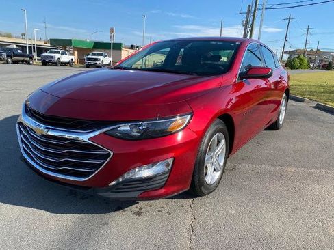 Used 2024 Chevrolet Malibu LT FWD image 2