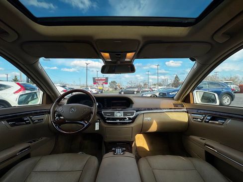 Used 2011 Mercedes-Benz S 550 4MATIC image 23