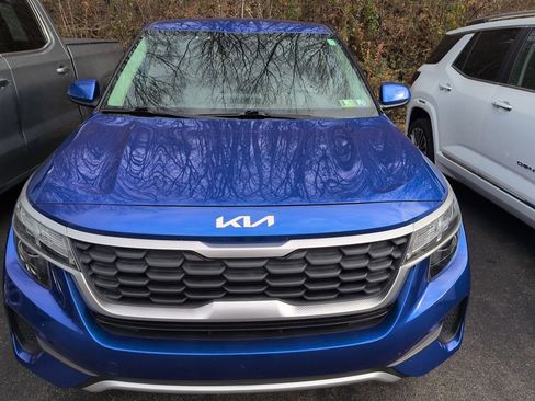 Used 2022 Kia Seltos LX image 2