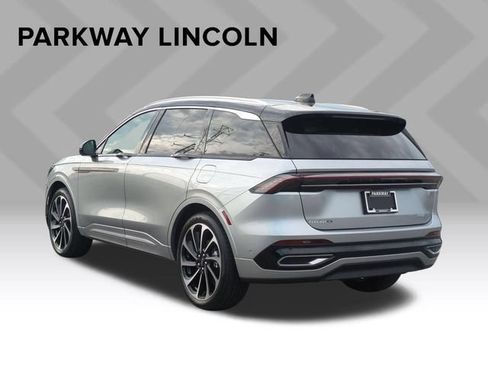 Used 2024 Lincoln Nautilus Black Label AWD/4WD image 3