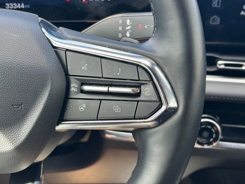 Used 2025 Chevrolet Equinox LT FWD image 32