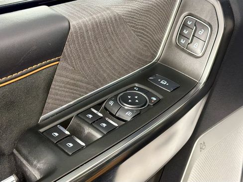 Used 2024 Ford F250 Platinum AWD/4WD image 18
