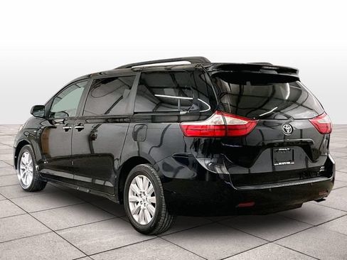 Used 2017 Toyota Sienna XLE Premium AWD/4WD image 10