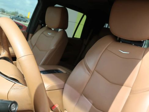 Used 2017 Cadillac Escalade Platinum AWD/4WD image 19