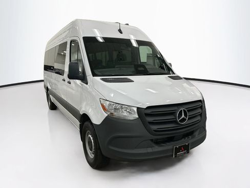 Used 2025 Mercedes-Benz Sprinter 2500 image 1