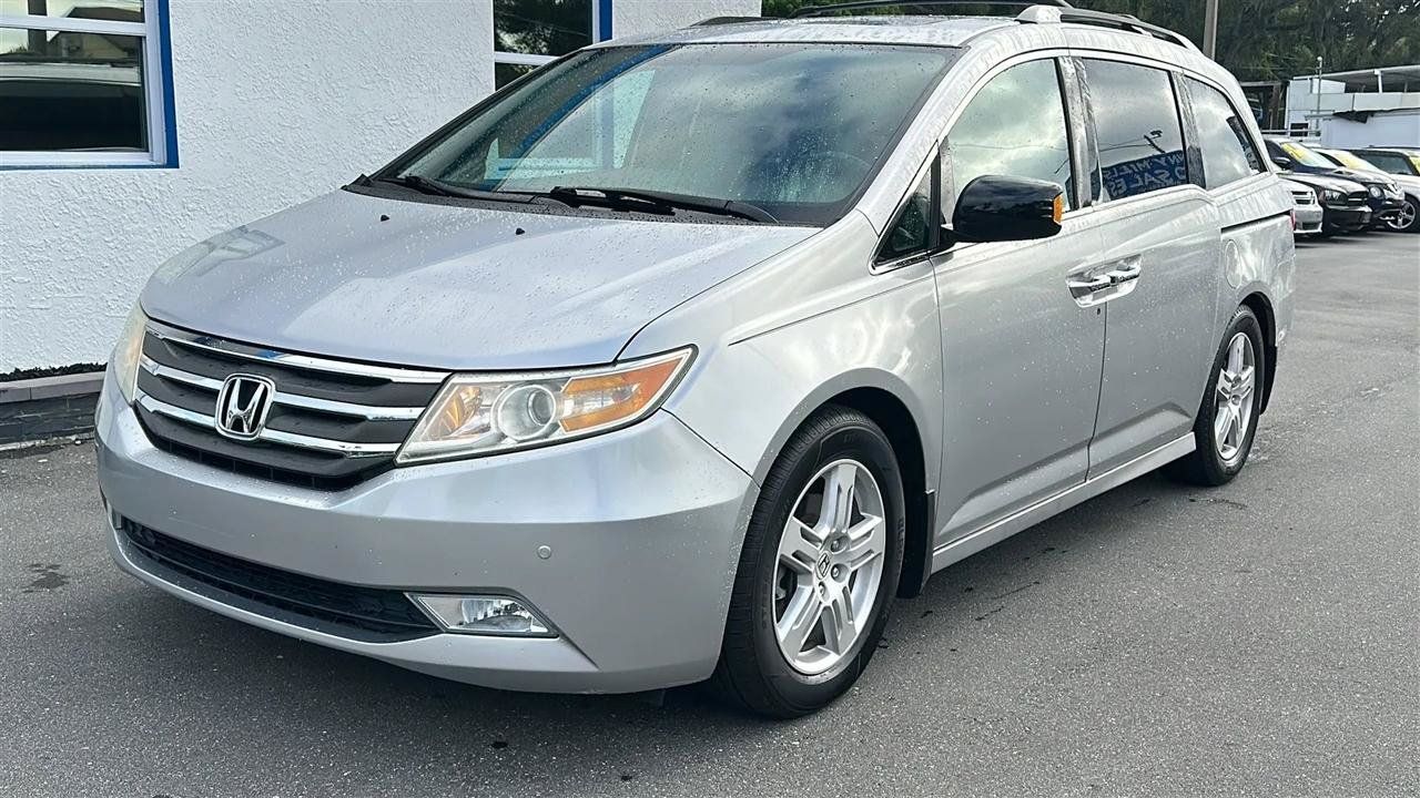 Used 2013 Honda Odyssey Touring image 2