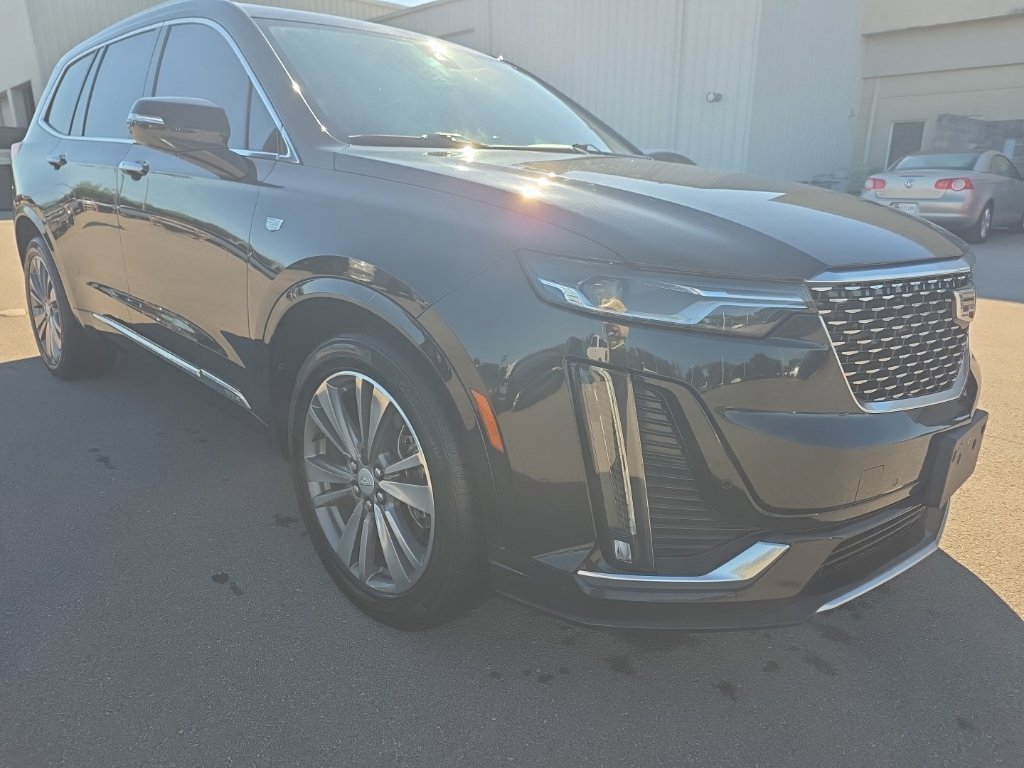 Used 2021 Cadillac XT6 Premium Luxury FWD image 3