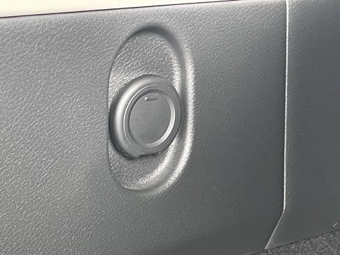 Used 2023 Nissan Rogue SL w/ SL Premium Package image 18