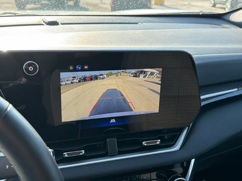 Used 2026 Chevrolet Equinox LT FWD image 19