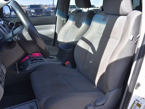 Used 2012 Toyota Tacoma Base image 15