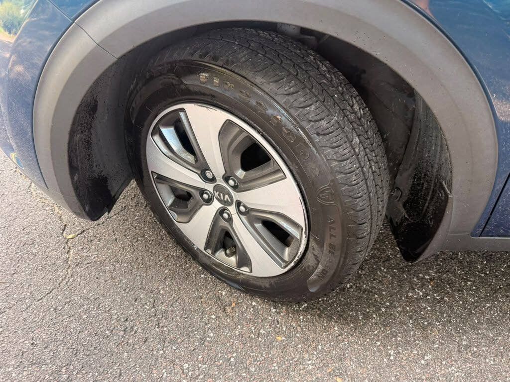 Used 2018 Kia Niro LX FWD image 9